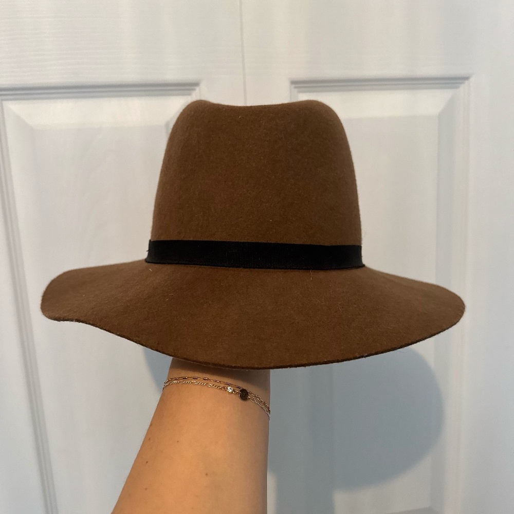 Wilfred Hat